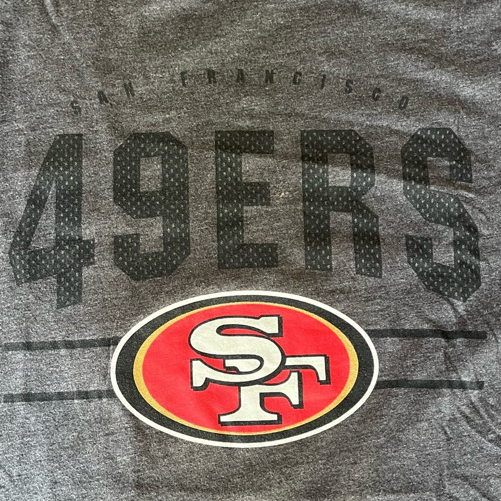 San Francisco 49ers Men’s Medium Shirt